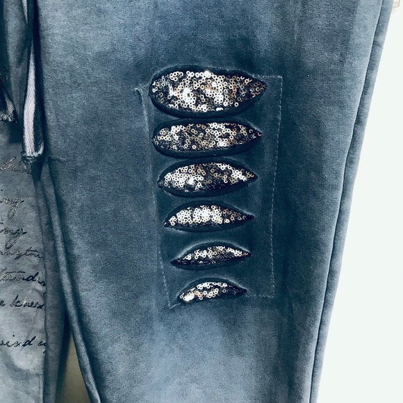 Distressed Joggers fit like a large can be worn a dress pants new - Picture 3 of 12